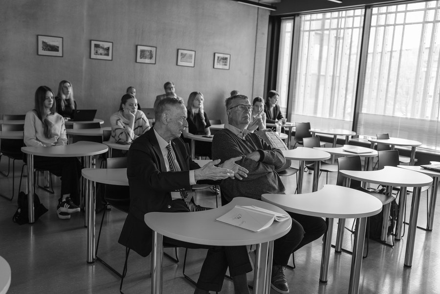 Siim Kallas oma viimases loengus Tartu Ülikooli majandusteaduskonnas